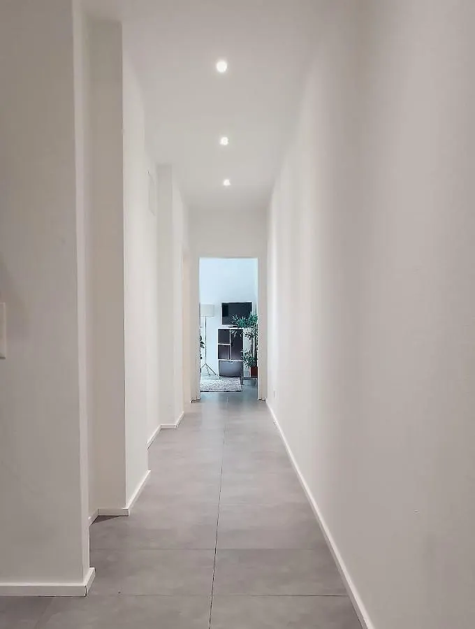 B.E Apartment スイス